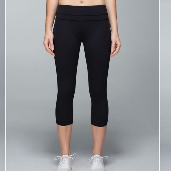 Lululemon Up The Pace Crop 6 - Picture 2 of 14